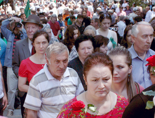 Кабардино-Балкария, Нальчик, 21 мая 2013 г. Участники митинга, посвященного 149-ой годовщине окончания Кавказской войны. Фото Луизы Оразаевой для "Кавказского узла"