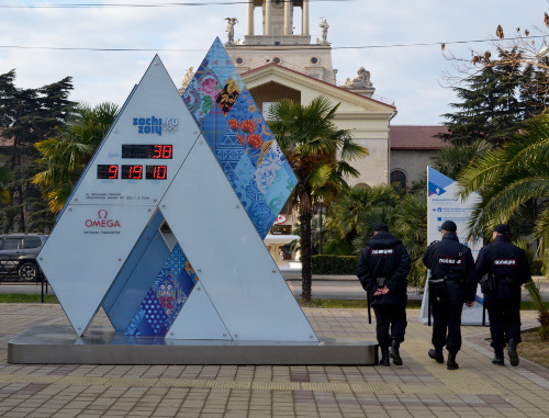 Полицейский патруль в центре Сочи. 31 декабря 2013 г. Фото Светланы Кравченко для "Кавказского узла"