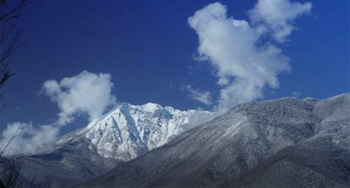 Белоглавое Ачишхо. Фото: http://www.funsochi.ru/blogs/ieroglif79/2011/roza-khutor-fotoset-29yanvarya-2011