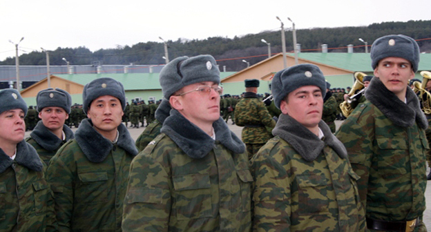 Военнослужащие 4-й российской военной базы в Южной Осетии. Фото А. Тадтаева, http://cominf.org/sites/default/files/posts/2010-02/img_5492.jpg