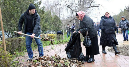 Общегородской субботник в Махачкале. 28 марта 2015 г. Фото: администрация города Махачкалы