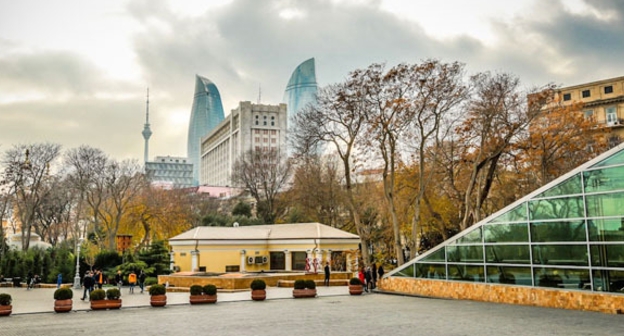 Улица в центре Баку. Фото Азиза Каримова для "Кавказского узла"