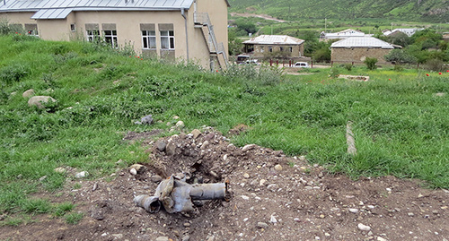 Следа обстрел в селе Талиш, НКР. Фото Алвард Григорян для "Кавказского узла"