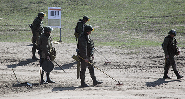 Саперы исследуют полигон в Южной Осетии. Фото http://mil.ru/konf_evrodefence/news/more.htm?id=12084205@egNews