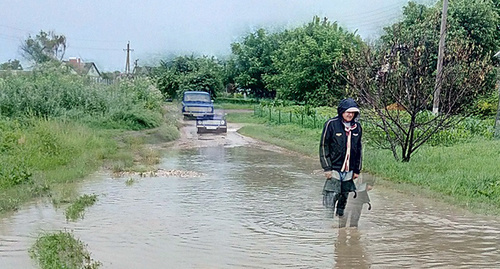 Город Изобильный на Ставрополье. Фото http://bloknot-stavropol.ru/news/pensionery-i-deti-tonut-v-gigantskikh-luzhakh-a-po-853057