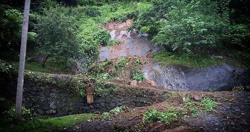 Оползень в Кобулетском районе. Аджария. Фото https://sputnik-georgia.ru/incidents/20160925/233299023/Opolzen-soshel-v-neskolkih-selah-v-gorah-Adzharii.html