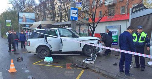 ДТП на перекрестке улиц Тургенева и Гагарина в Краснодаре. 13 ноября 2017 года. Фото http://www.yugopolis.ru