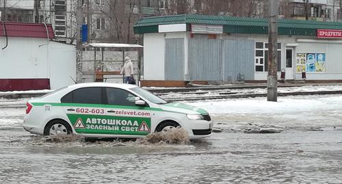 Перекресток улицы Кутузовской и 51-й Гвардейской в Дзержинском районе. Фото Татьяны Филимоновой для "Кавказского узла"