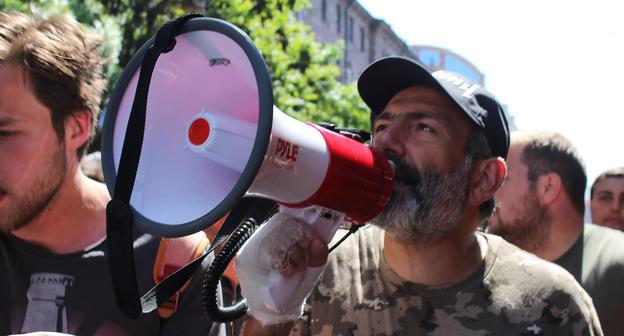 ÐÐ¸Ð´ÐµÑ Ð¿ÑÐ¾ÑÐµÑÑÐ½Ð¾Ð³Ð¾ Ð´Ð²Ð¸Ð¶ÐµÐ½Ð¸Ñ ÐÐ¸ÐºÐ¾Ð» ÐÐ°ÑÐ¸Ð½ÑÐ½. Ð¤Ð¾ÑÐ¾ Ð¢Ð¸Ð³ÑÐ°Ð½Ð° ÐÐµÑÑÐ¾ÑÑÐ½Ð° Ð´Ð»Ñ "ÐÐ°Ð²ÐºÐ°Ð·ÑÐºÐ¾Ð³Ð¾ ÑÐ·Ð»Ð°"