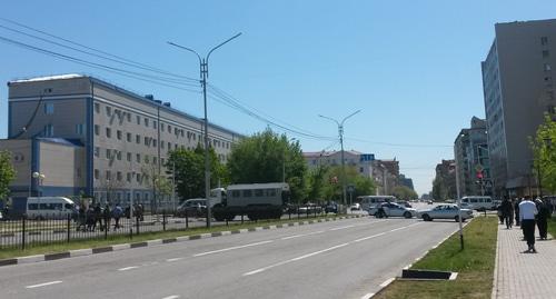 Перекрытая улица в центре Грозного. Фото Николая Петрова для "Кавказского узла"