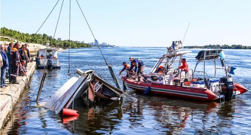 Поисково-спасательная операция на Волге. Фото http://34.mchs.gov.ru/operationalpage/operational/item/7041145/