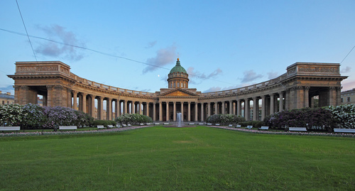 Санкт-Петербург, Россия. Невский проспект. Казанский собор. Фото A.Savin (Wikimedia Commons · WikiPhotoSpace) - собственная работа