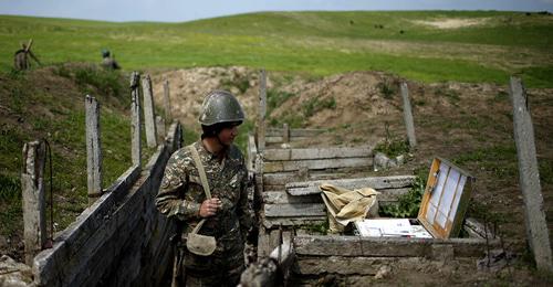 На линии соприкосновения в Нагорном Карабахе. Фото: REUTERS/Staff