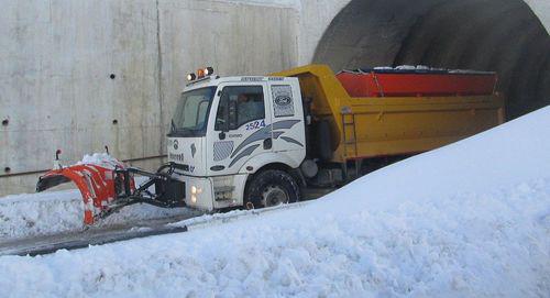 Уборка снега на Военно-Грузинской дороге. Фото© FB / Roads Department of Georgia