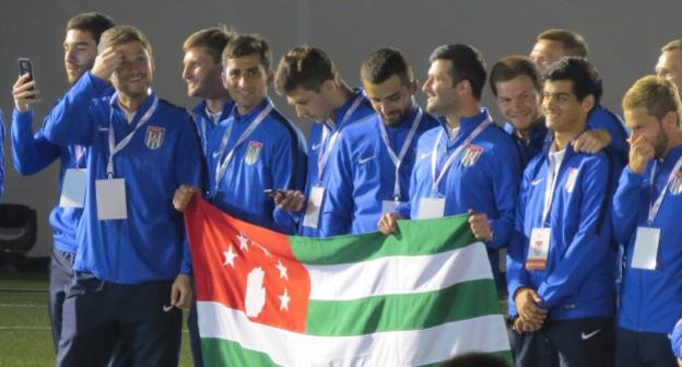 Сборная Абхазии на чемпионате ConIFA в Степанакерте. Фото Алвард Григорян для "Кавказского узла".