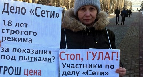 Тамара Гродникова проводит одиночный пикет в Волгограде. 16 февраля 2020 года. Фото Татьяны Филимоновой для "Кавказского узла".