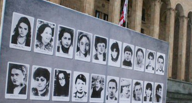 Фото жертв трагедии 9 апреля 1989 года (в основном, женщин) в Тбилиси. Фото George barateli by George Barateli in 2008 https://ru.wikipedia.org/wiki/Тбилисские_события_(1989)