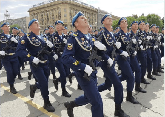 Парад Победы в Волгограде. 24 июня 2020 года. Фото Минобороны России, https://structure.mil.ru/structure/okruga/south/news/more.htm?id=12298762@egNews