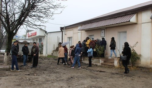 Очередь перед почтовым отделением в городе Аскеране, Нагорный Карабах, 14 декабря 2020 года. Фото Алвард Григорян для "Кавказского узла".