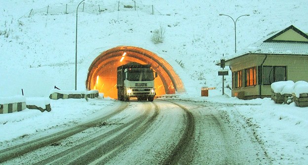 Транскавказская автомагистраль Фото пресс-службы МЧС РЮО https://15.mchs.gov.ru/deyatelnost/press-centr/operativnaya-informaciya/4363178