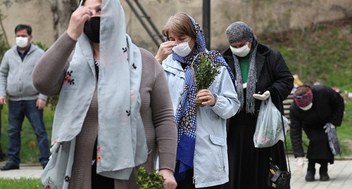 Верующие во время празднования Вербного воскресенья. Грузия, апрель 2020 года. Фото: REUTERS/Irakli Gedenidze