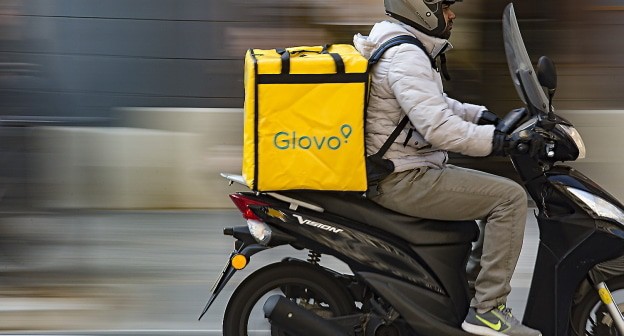 Курьер Glovo. Фото: https://glovoua.com/car/