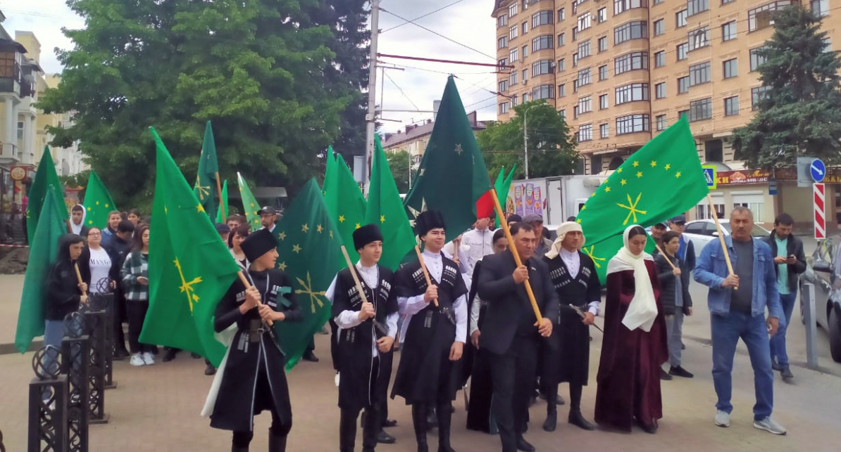 Траурное шествие в Черкесске в память жертв Кавказской войны. Фото Алены Садовской для "Кавказского узла".