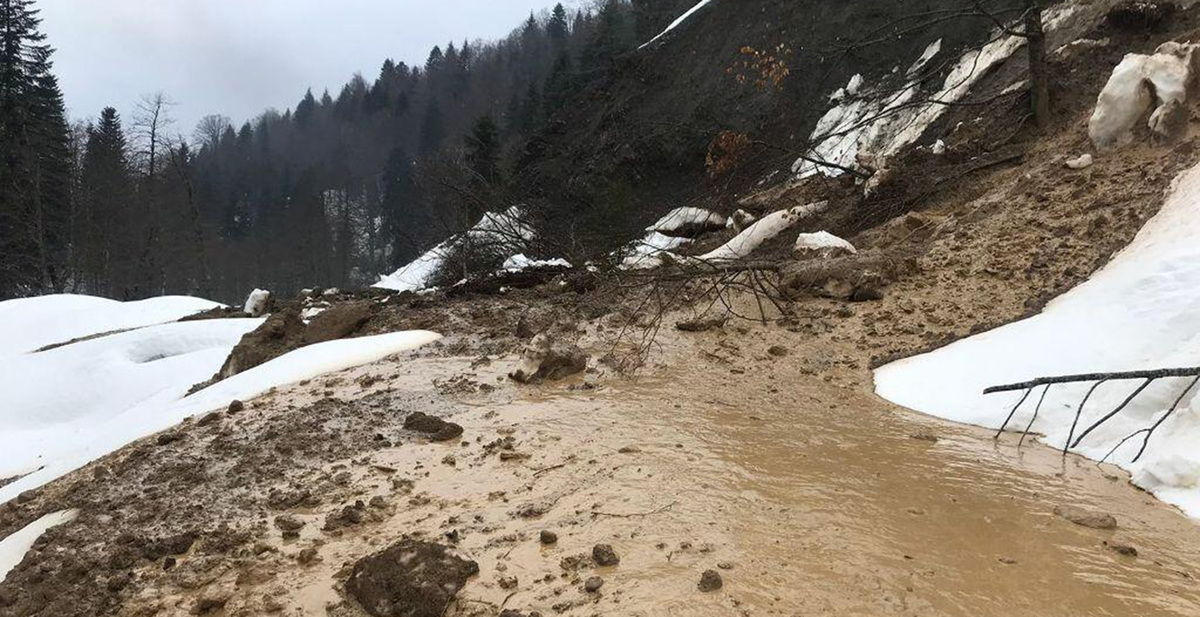 Село Коз в Южной Осетии заблокировано после схода селя. Фото: https://cominf.org/node/1166548823