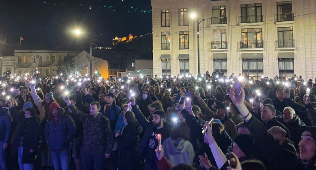 Акция в поддержку Лазара Григориадиса. Скриншот фото из Facebook (деятельность компании Meta, которая владеет соцсетью, запрещена в России) партии "Европейская Грузия", https://www.facebook.com/photo/?fbid=763828038440302&set=pcb.763829988440107