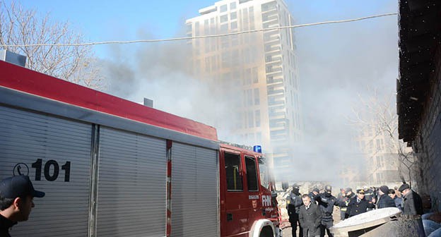 В мебельном цехе в столице Азербайджана произошли взрыв и пожар. 15 января 2024 г. Фото: https://ru.apa.az