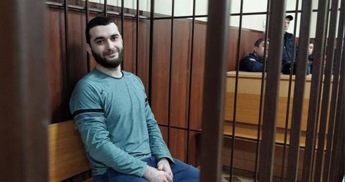 Абдулмумин Гаджиев в зале суда. Фото: https://vot-tak.tv/novosti/12-09-2023-abdulmumin-gadzhiev/