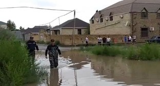 Последствия стихии в Азербайджане, фото: https://report.az/ru/proisshestviya/dozhdi-zatopili-nekotorye-rajony-baku-i-gyandzhi-veter-nanes-usherb-zdaniyu-v-sumgajyte/?ysclid=lz7va7o87y478913428