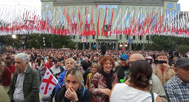 Участники акции протеста. Тбилиси, май 2024 г. Фото Инны Кукуджановой для "Кавказского узла"