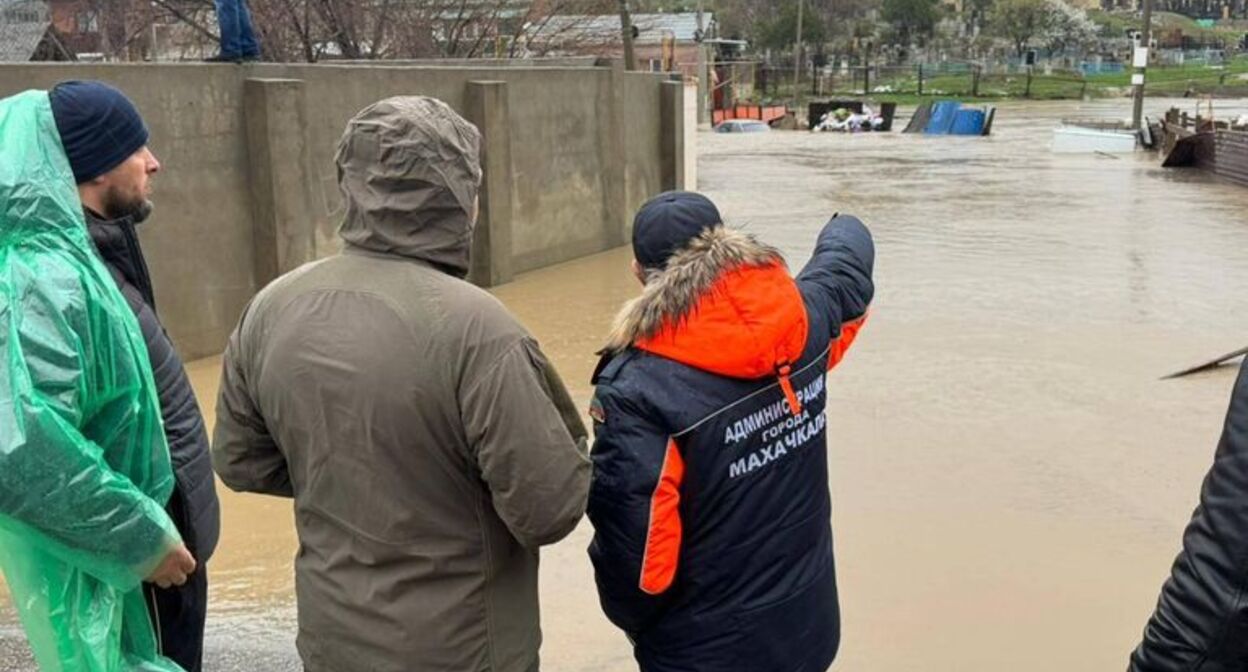 Наводнение в Махачкале. Скриншот видео https://ria.ru/20260328/dagestan-2083516610.html Наводнение в Махачкале. Скриншот видео https://ria.ru/20260328/dagestan-2083516610.html