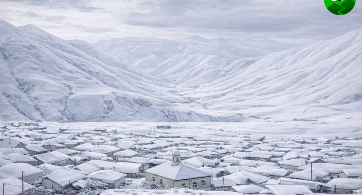 Село Хосрех после снегопадов. Иллюстрация создана "Кавказским узлом" с помощью ИИ в программе Copilot Село Хосрех после снегопадов. Иллюстрация создана "Кавказским узлом" с помощью ИИ в программе Copilot