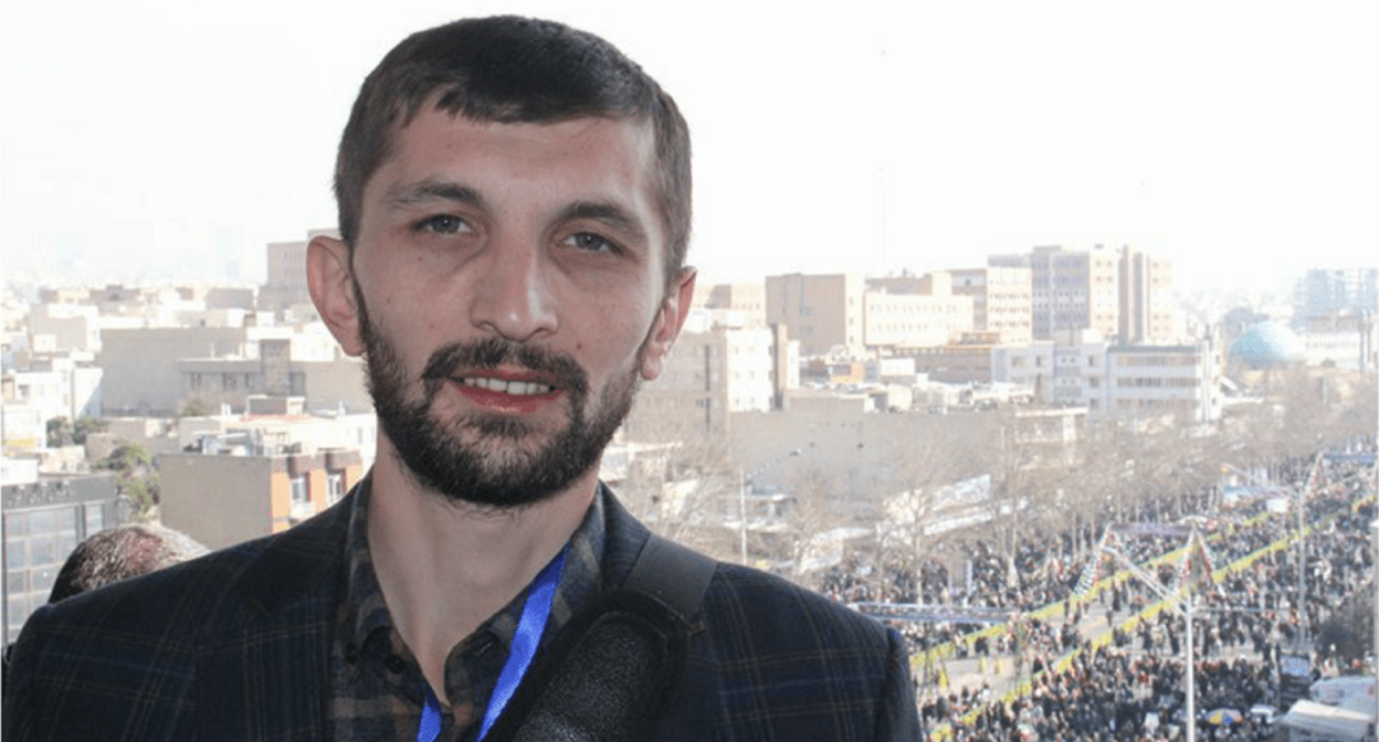 Полад Асланов. Фото: https://www.meydan.tv/ru/article/osuzhdennyj-na-16-let-zhurnalist-polad-aslanov-prodolzhaet-golodovku/ Полад Асланов. Фото: https://www.meydan.tv/ru/article/osuzhdennyj-na-16-let-zhurnalist-polad-aslanov-prodolzhaet-golodovku/