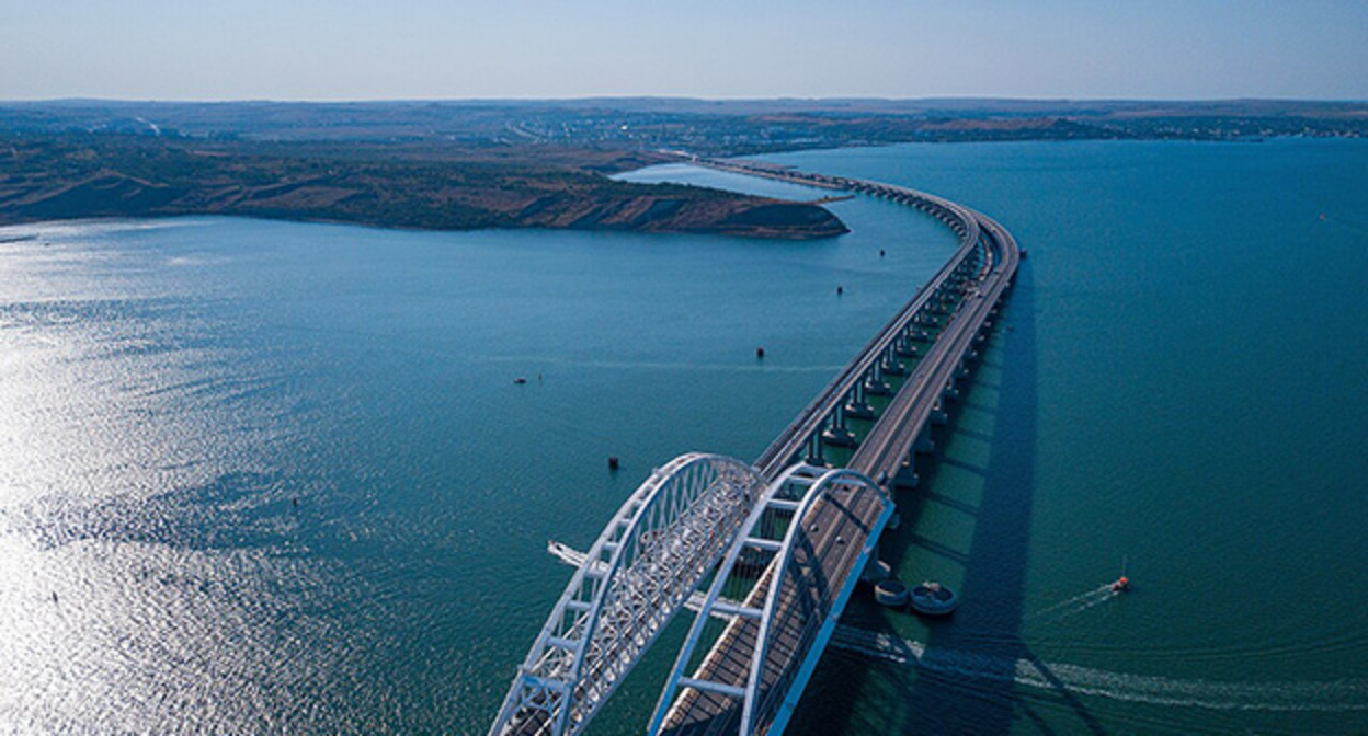 Крымский мост. Фото: Rosavtodor.ru https://ru.wikipedia.org/ Крымский мост. Фото: Rosavtodor.ru https://ru.wikipedia.org/