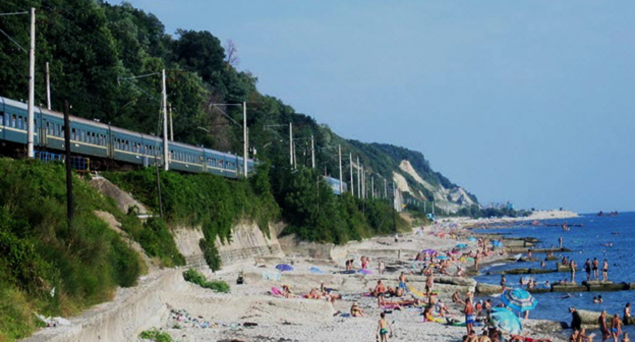 Пляж в Туапсе. Фото: https://yugarf.ru/tuapse-dikie-plyazhi/ Пляж в Туапсе. Фото: https://yugarf.ru/tuapse-dikie-plyazhi/